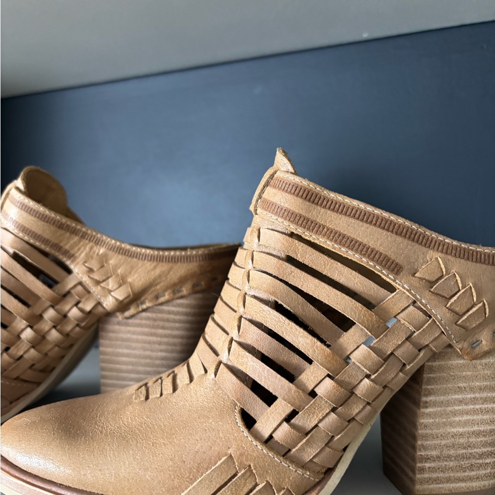 Dolce Vita Tan Woven Mules